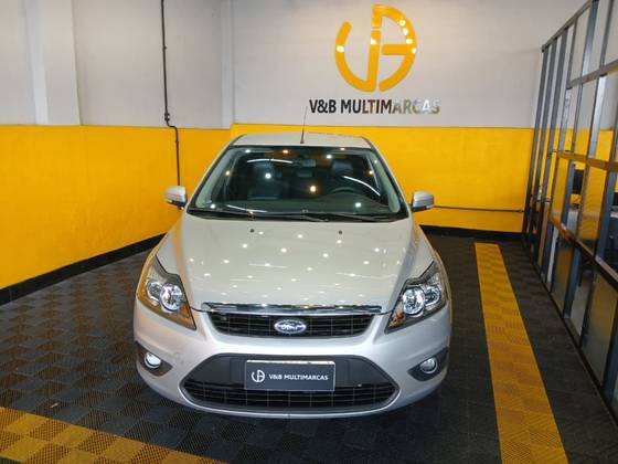 FORD FOCUS 1.6 GL SEDAN 16V FLEX 4P MANUAL FORD FOCUS 1.6 GL SEDAN 16V FLEX 4P MANUAL